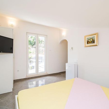 Rooms & Apartments Barisic ムリニ 部屋 写真