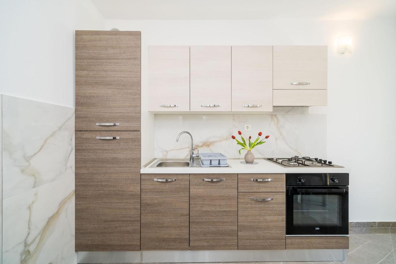 Rooms & Apartments Barisic ムリニ 部屋 写真