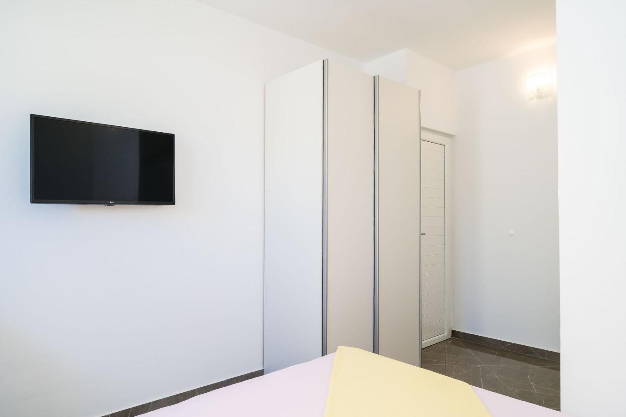 Rooms & Apartments Barisic ムリニ 部屋 写真