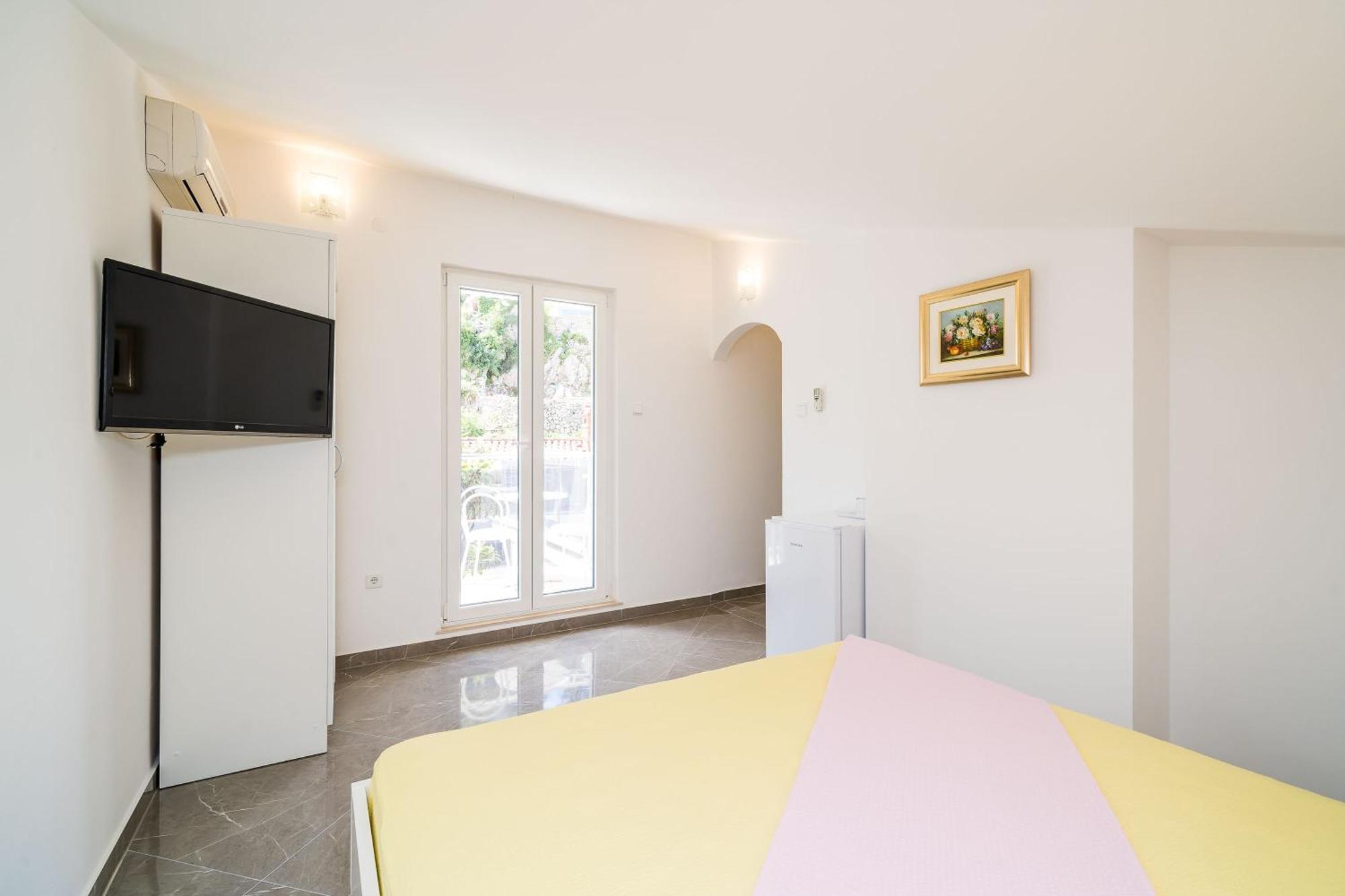 Rooms & Apartments Barisic ムリニ 部屋 写真