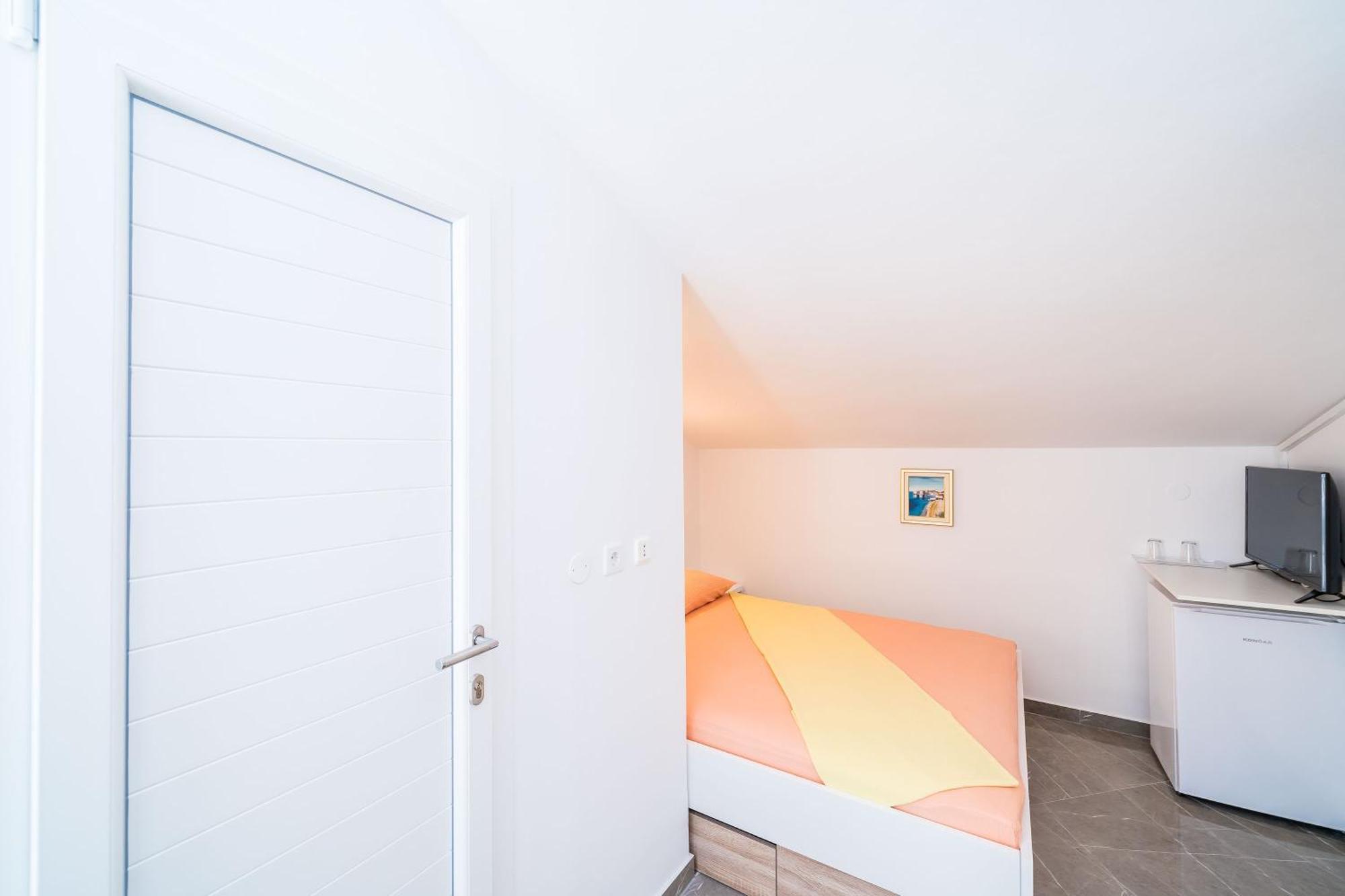 Rooms & Apartments Barisic ムリニ 部屋 写真